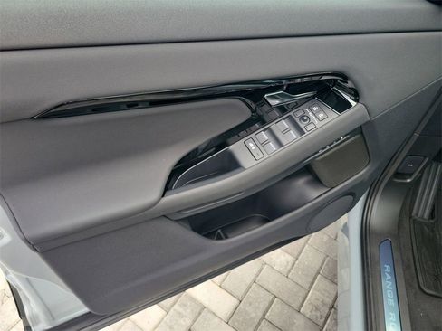 New 2026 Land Rover Range Rover Evoque Dynamic SE image 23