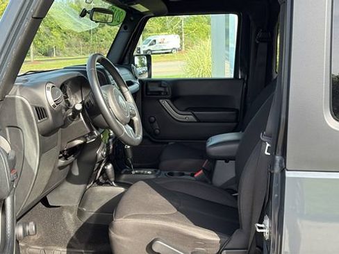 Used 2017 Jeep Wrangler Sport AWD/4WD image 10