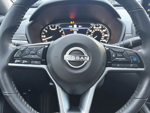 Used 2024 Nissan Altima 2.5 SV w/ SV Premium Package image 9