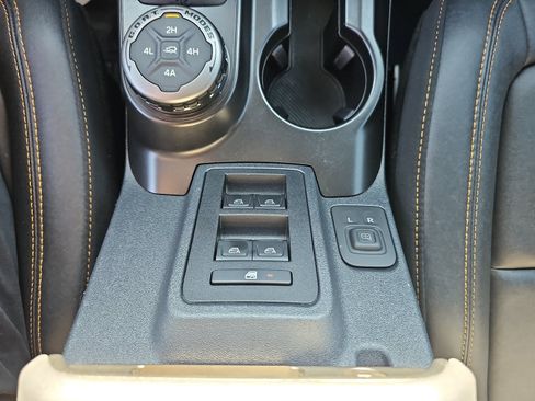 Used 2023 Ford Bronco Badlands AWD/4WD image 24