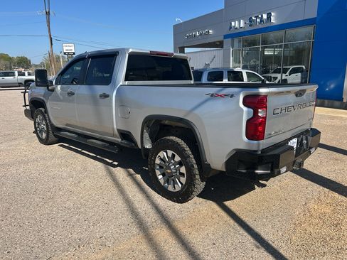 Used 2023 Chevrolet Silverado 2500 Custom w/ Custom Value Package image 12