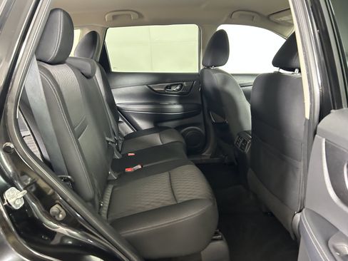 Used 2020 Nissan Rogue SV AWD/4WD image 25