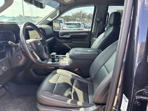 Used 2022 Chevrolet Silverado 1500 LTZ w/ Technology Package AWD/4WD image 10