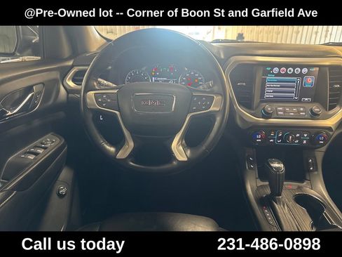 Used 2017 GMC Acadia SLT AWD/4WD image 17