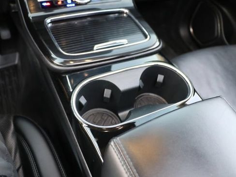 Used 2022 Lincoln Nautilus Reserve AWD/4WD image 24