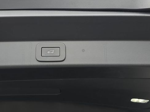 New 2025 Land Rover Range Rover Sport Dynamic SE AWD/4WD image 13