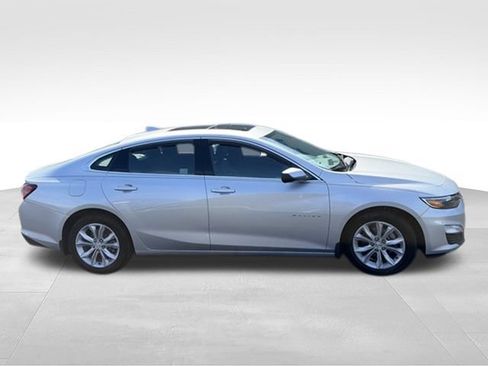 Used 2019 Chevrolet Malibu LT w/ Leather Package FWD image 6