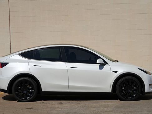 Used 2021 Tesla Model Y Long Range AWD/4WD image 48