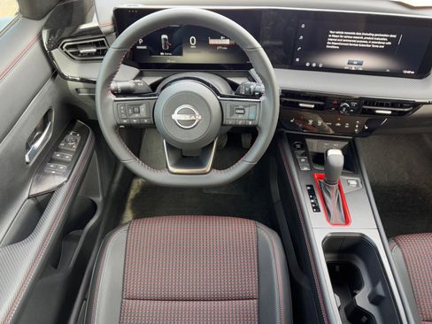 New 2026 Nissan Kicks SR w/ Cold Weather Package image 15