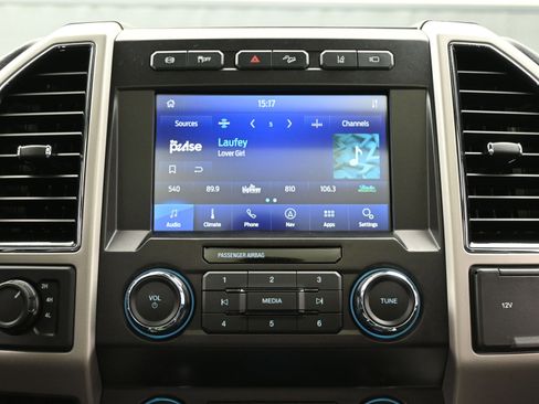 Used 2020 Ford F350 Lariat w/ Lariat Ultimate Package image 28