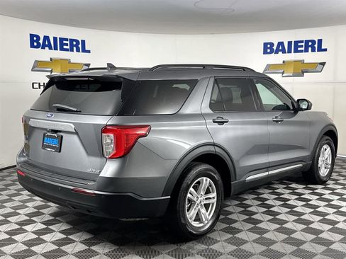 Used 2022 Ford Explorer XLT image 5