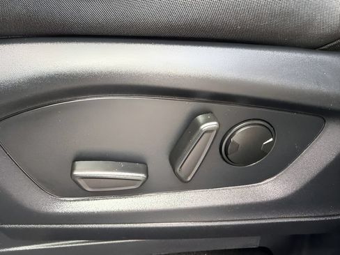 Used 2025 Ford Explorer Active AWD/4WD image 23