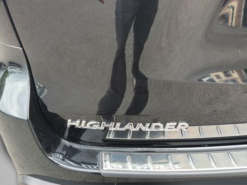 Used 2018 Toyota Highlander XLE AWD/4WD image 33