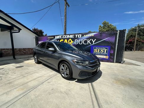 Used 2024 Volkswagen Jetta SE FWD image 5