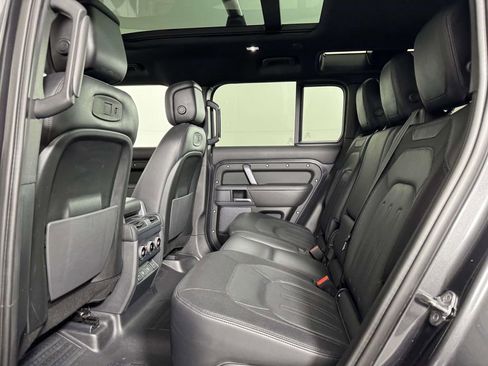Used 2022 Land Rover Defender 110 X-Dynamic HSE AWD/4WD image 32