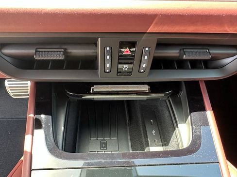 Certified 2025 Porsche Cayenne Turbo AWD/4WD image 24