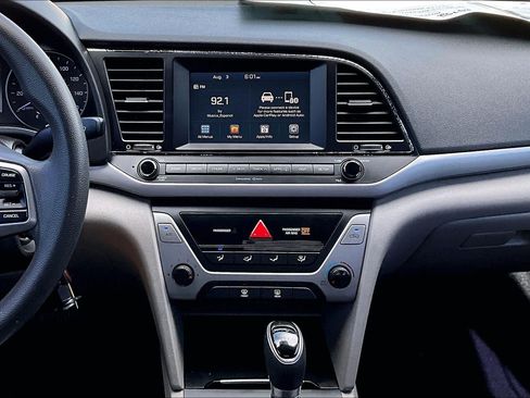 Used 2017 Hyundai Elantra SE FWD image 6