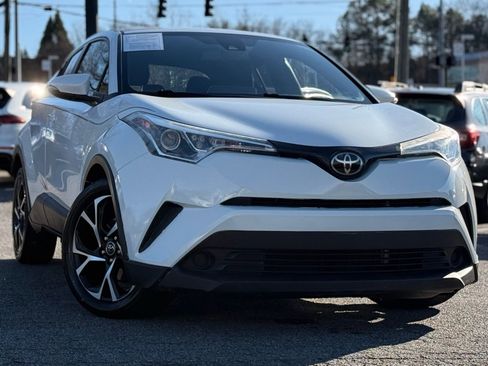 Used 2019 Toyota C-HR XLE image 7