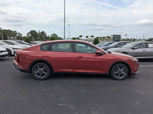 New 2026 Kia K4 FWD image 8