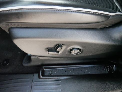 Used 2023 Chrysler Pacifica Limited w/ S Appearance Package image 20