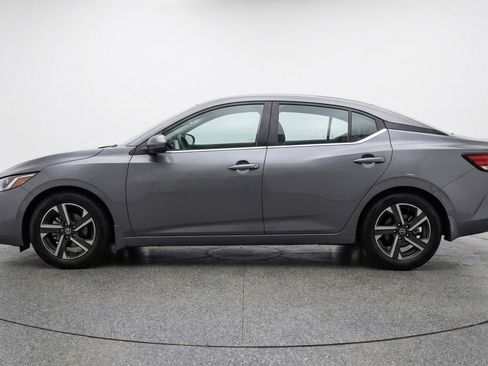 Used 2025 Nissan Sentra SV FWD image 5