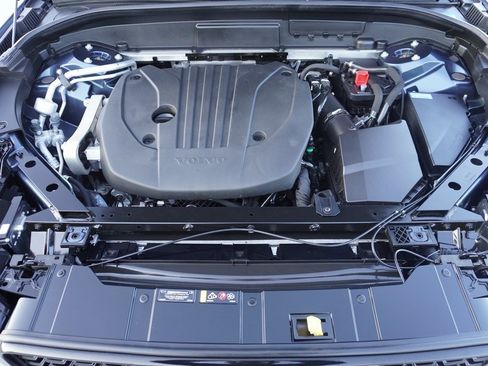 Used 2024 Volvo XC60 B5 Core image 25