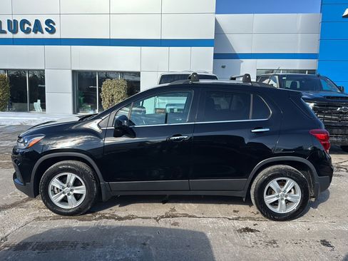 Used 2020 Chevrolet Trax LT w/ LT Convenience Package image 8