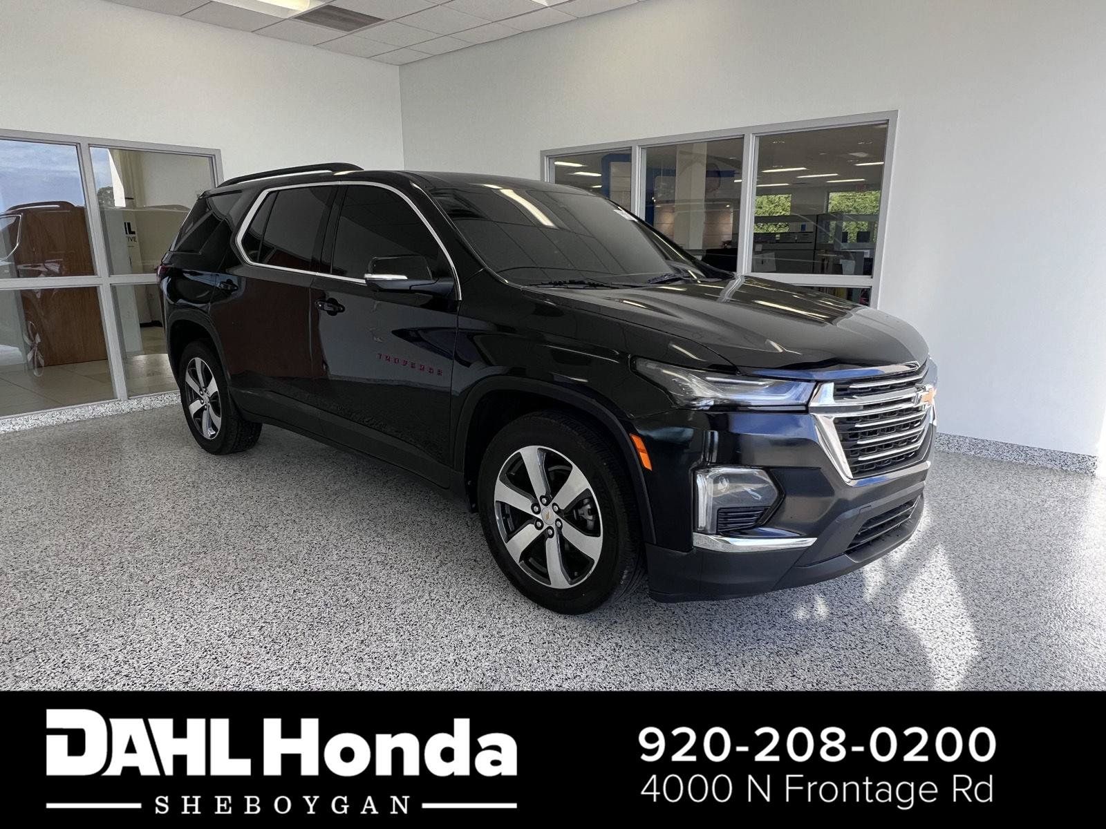 Used 2023 Chevrolet Traverse LT w/ LT Premium Package AWD/4WD image 1
