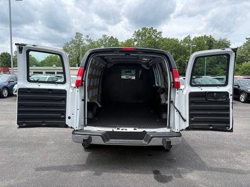 Used 2024 GMC Savana 2500 w/ Driver Convenience Package RWD image 8