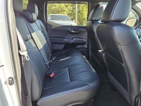 Used 2020 Toyota Tacoma TRD Off-Road image 13