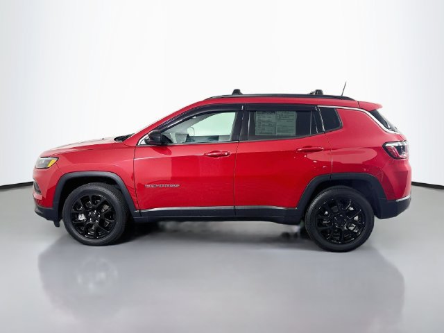 Used 2023 Jeep Compass Latitude AWD/4WD image 4