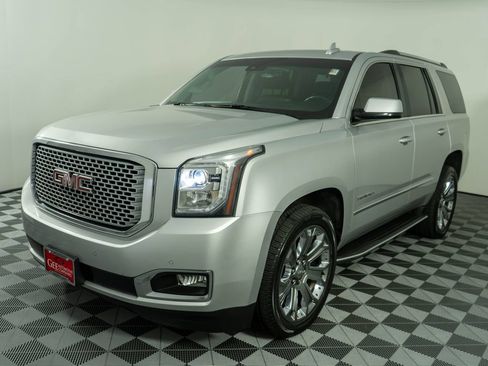 Used 2015 GMC Yukon Denali w/ Open Road Package AWD/4WD image 3