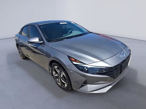 Used 2023 Hyundai Elantra SEL w/ Convenience Package FWD image 7