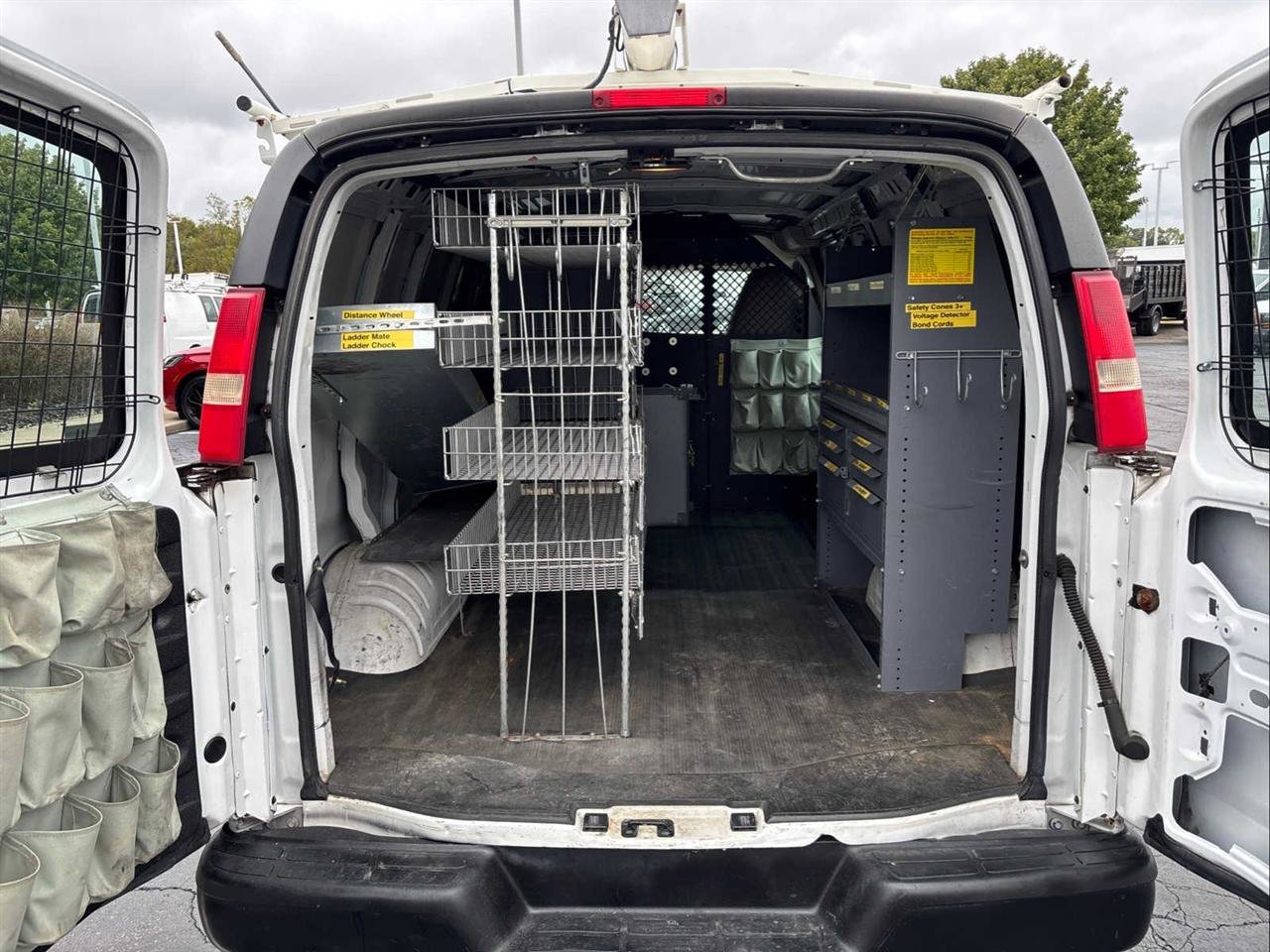 Used 2012 Chevrolet Express 2500 RWD image 9