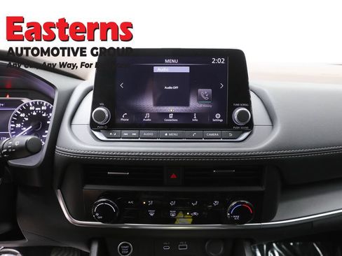 Used 2023 Nissan Rogue S AWD/4WD image 12