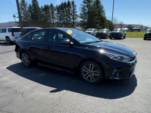 Used 2023 Kia Forte GT-Line FWD image 2