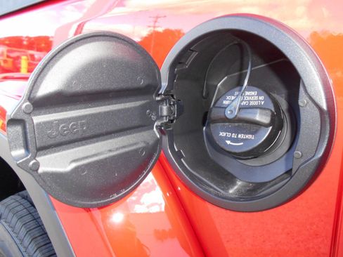 New 2025 Jeep Wrangler Unlimited Sahara image 28