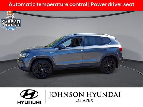 Used 2024 Volkswagen Taos SE w/ Black Wheel Plus Package AWD/4WD image 4