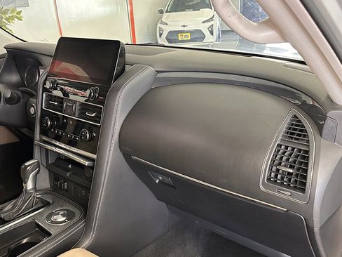 Used 2021 Nissan Armada SV image 16