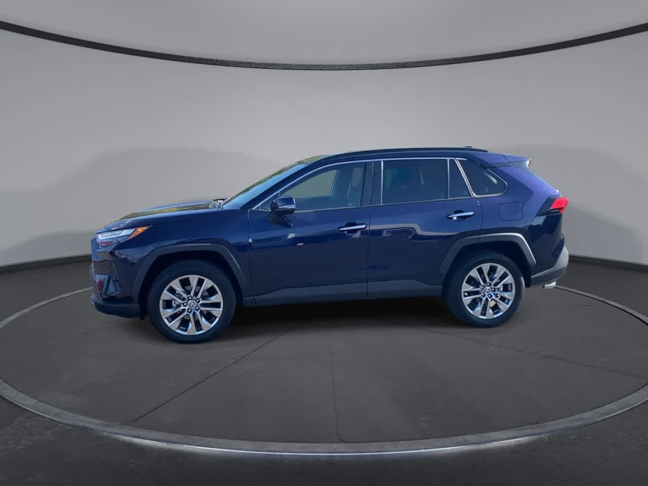 Certified 2022 Toyota RAV4 Limited AWD/4WD image 3