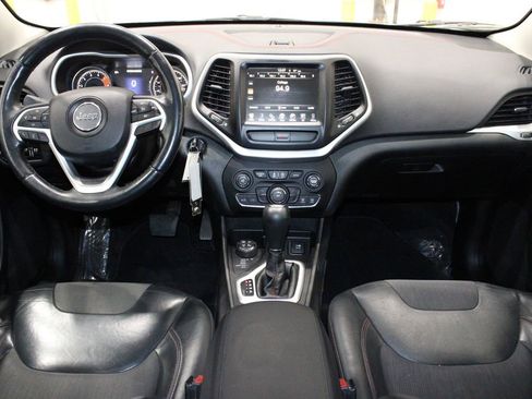 Used 2016 Jeep Cherokee Trailhawk image 25
