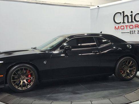Used 2016 Dodge Challenger SRT Hellcat RWD image 6