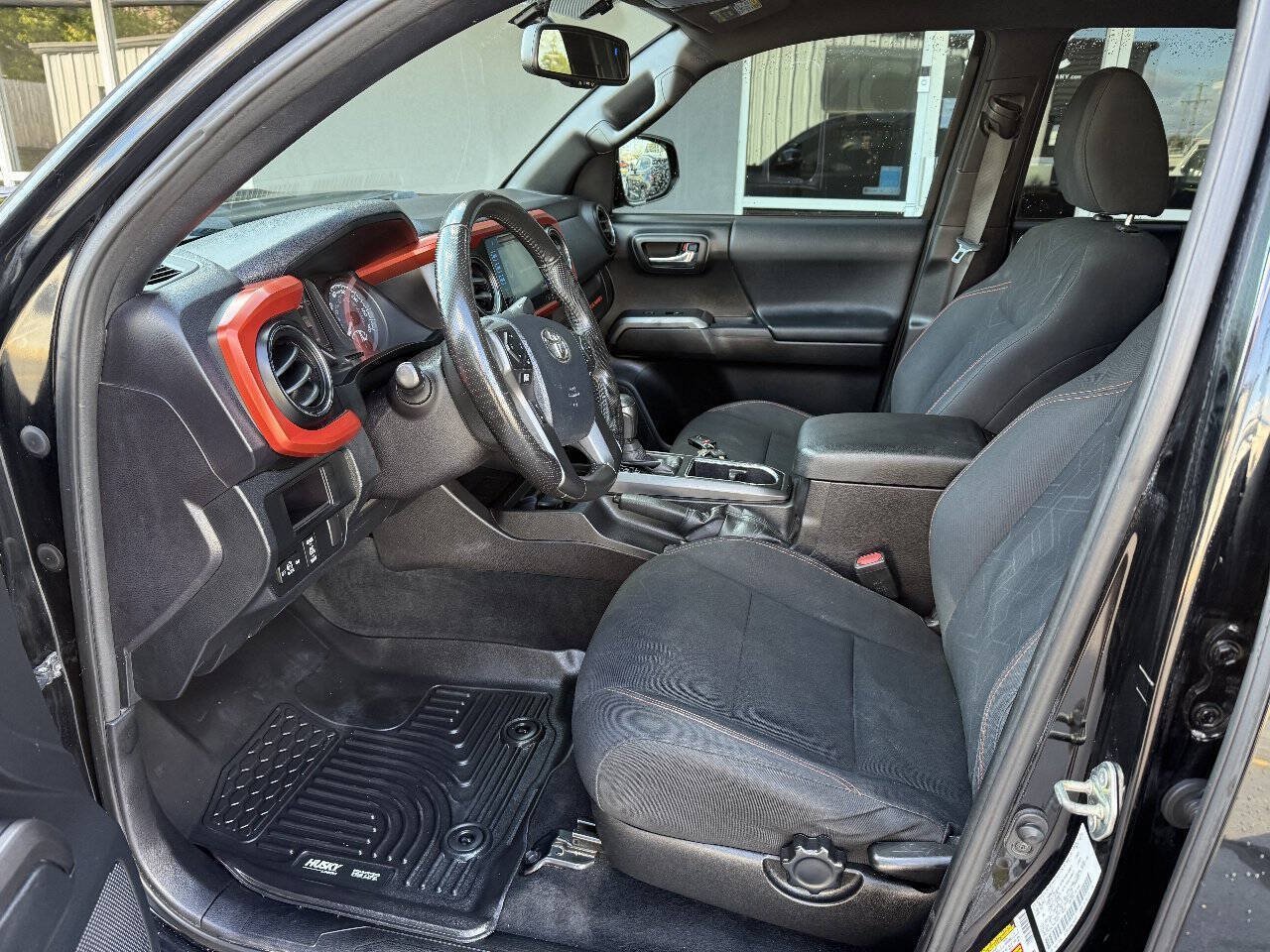 Used 2016 Toyota Tacoma TRD Sport w/ Towing Package AWD/4WD image 10