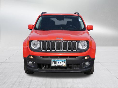 Used 2017 Jeep Renegade Latitude w/ Popular Equipment Group AWD/4WD image 2