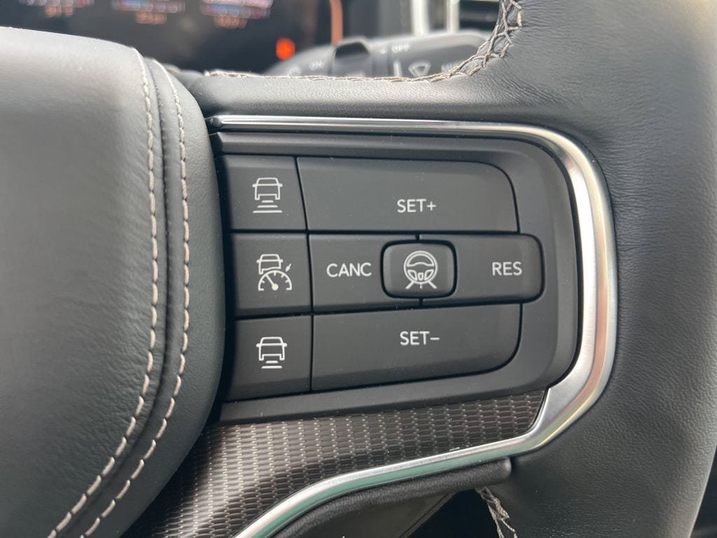 New 2026 Jeep Grand Wagoneer Summit AWD/4WD image 28