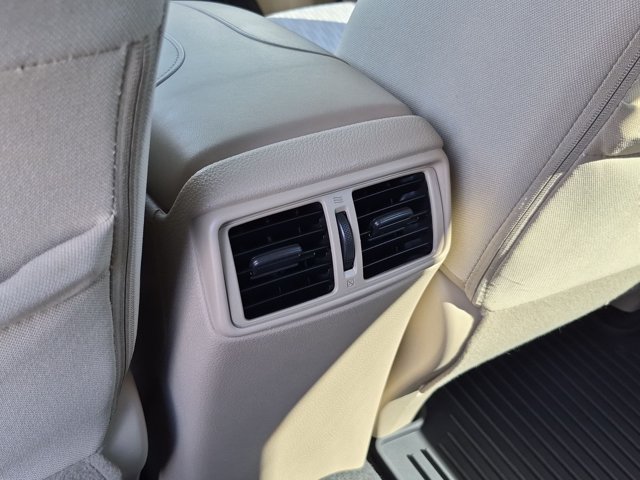 Used 2019 Nissan Rogue SV w/ Premium Package FWD image 17
