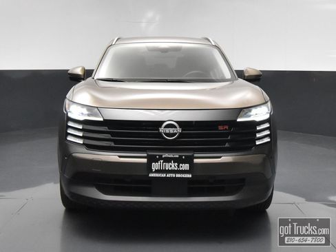 Used 2025 Nissan Kicks SR FWD image 44