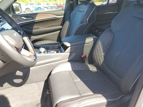 New 2025 Jeep Grand Cherokee Summit w/ Obsidian Package image 16