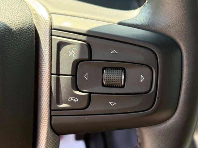 Used 2023 GMC Yukon XL Denali AWD/4WD image 16