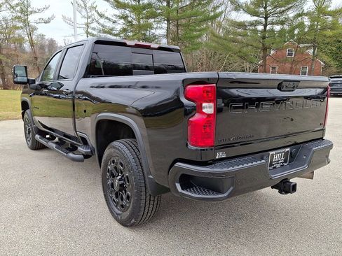 Certified 2022 Chevrolet Silverado 2500 LT w/ Midnight Edition image 22